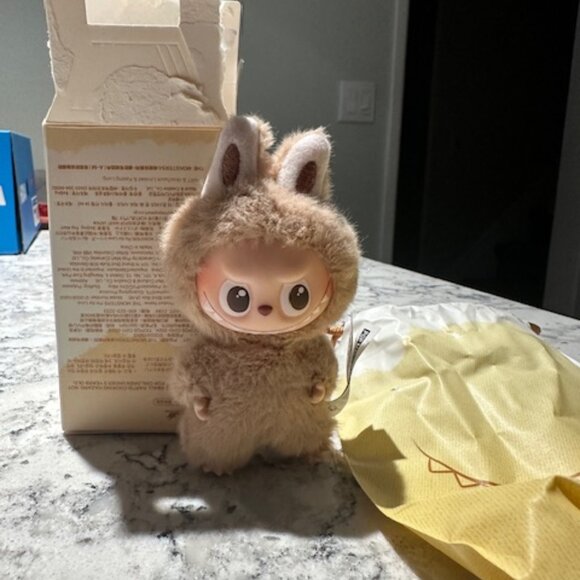 POP MART Labubu V4 The Monsters Pin For Love Alphabet Plush Pendant - Letter B - Picture 2 of 7